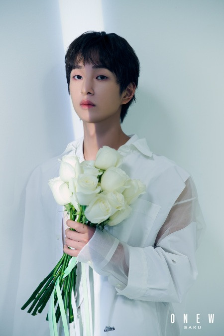 最終価格　出品数少ない SHINee ONEW ユニフォーム おまけ付き 最終価格 出品数少ない SHINee ONEW ユニフォーム おまけ付き