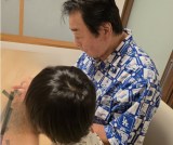 ���ɓǂݕ����������鍂���p���i�ʐ^�̓u���O���j 