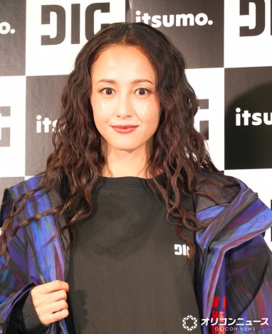 �wDIG�i�f�B�O�j�x�u�����h���[�`�� �L�҉�ɓo�d������K�G���J �iC�jORICON NewS inc. 