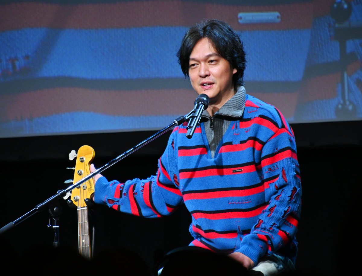 SUPER EIGHT丸山隆平、”夢のベース”で弾きたい楽曲は「LIFE」 音楽観を