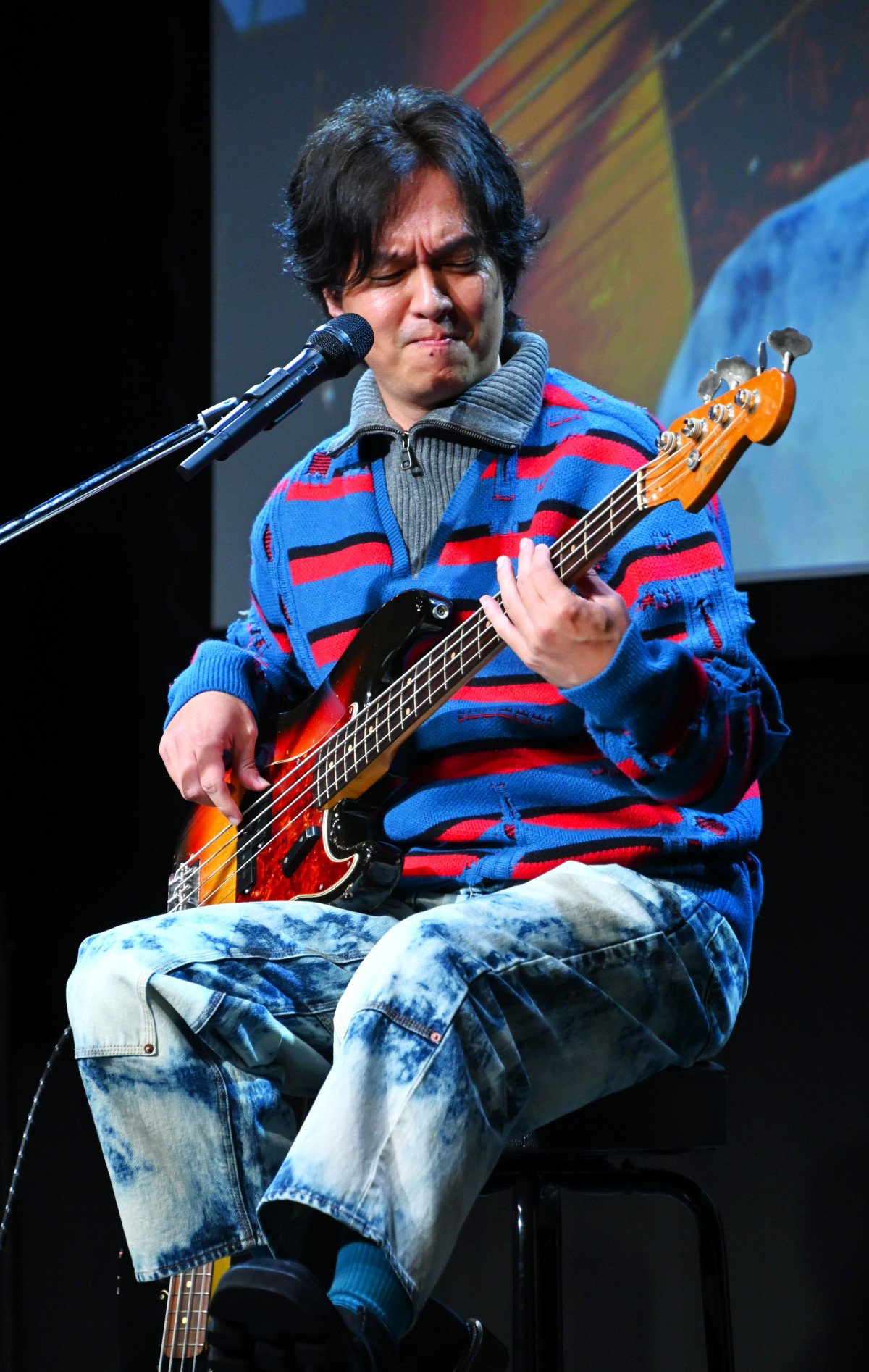 SUPER EIGHT丸山隆平、”夢のベース”で弾きたい楽曲は「LIFE」 音楽観を