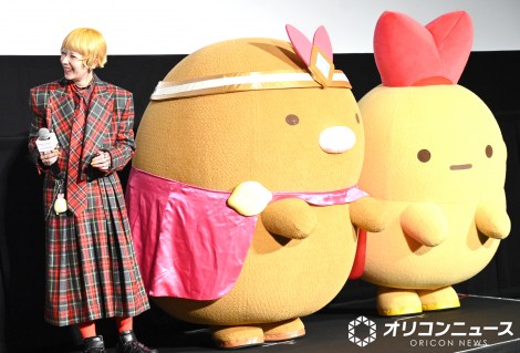 �f��w���݂��R���炵�@��̉����Ƃӂ���̃R�x���䂠�����t�����Ђ�ߎ��ʉ�̖͗l �iC�jORICON NewS inc. 