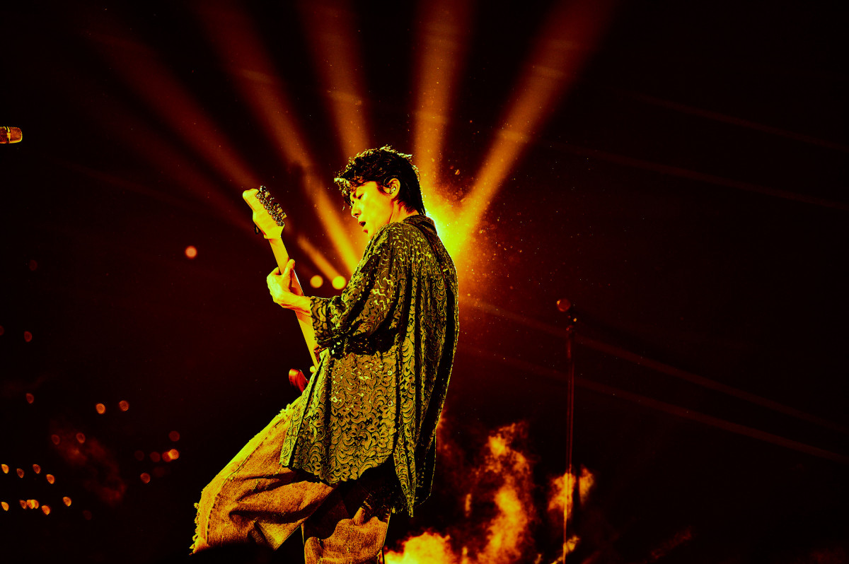 福山雅治、35周年ツアー完走 ファイナルの福岡公演で響かせた「道半ば