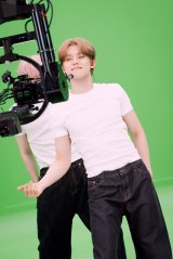 wTOMORROW X TOGETHER VR CONCERT : HEART ATTACKxrnCh(C)HYBE JAPAN(P)&(C)BIGHIT MUSIC 