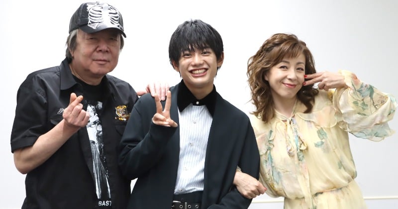 AmBitious真弓孟之、ベテラン俳優2人が“おとん””おかん”に「第2の家族として1回経験してみたい」