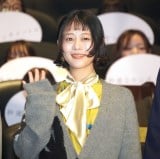 �f��w�b��5�Z���`���[�g���x�������䂠�����ɓo�d���������[�� (C)ORICON NewS inc. 