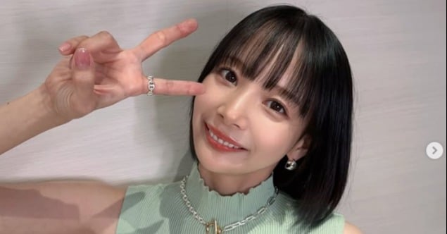 岡田紗佳、ボディラインあらわな衣装&美ワキ披露 反響相次ぐ「ナイススタイル!」「最高です!」