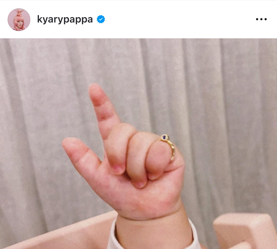 [ς݂ς݂uTo my sweet baby, happy birthday 1΂ɂȂˁB߂łƂv (ʐ^̓CX^O @kyarypappa ) 