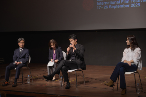 Netflix�V���[�Y�w�����̗��l�����x�ŋ����������I�{�A�n���E�q���W���B���R���ۉf��Ղɂ� 