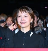大泉洋、宮崎あおいが“天使すぎる”とまさかのクレーム ドラマ撮影で耐えられず笑顔に