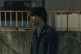 佐久間大介&渋谷龍太、“夜の世界で生きる危うい男たち”熱演 映画『ナイトフラワー』場面写真が解禁