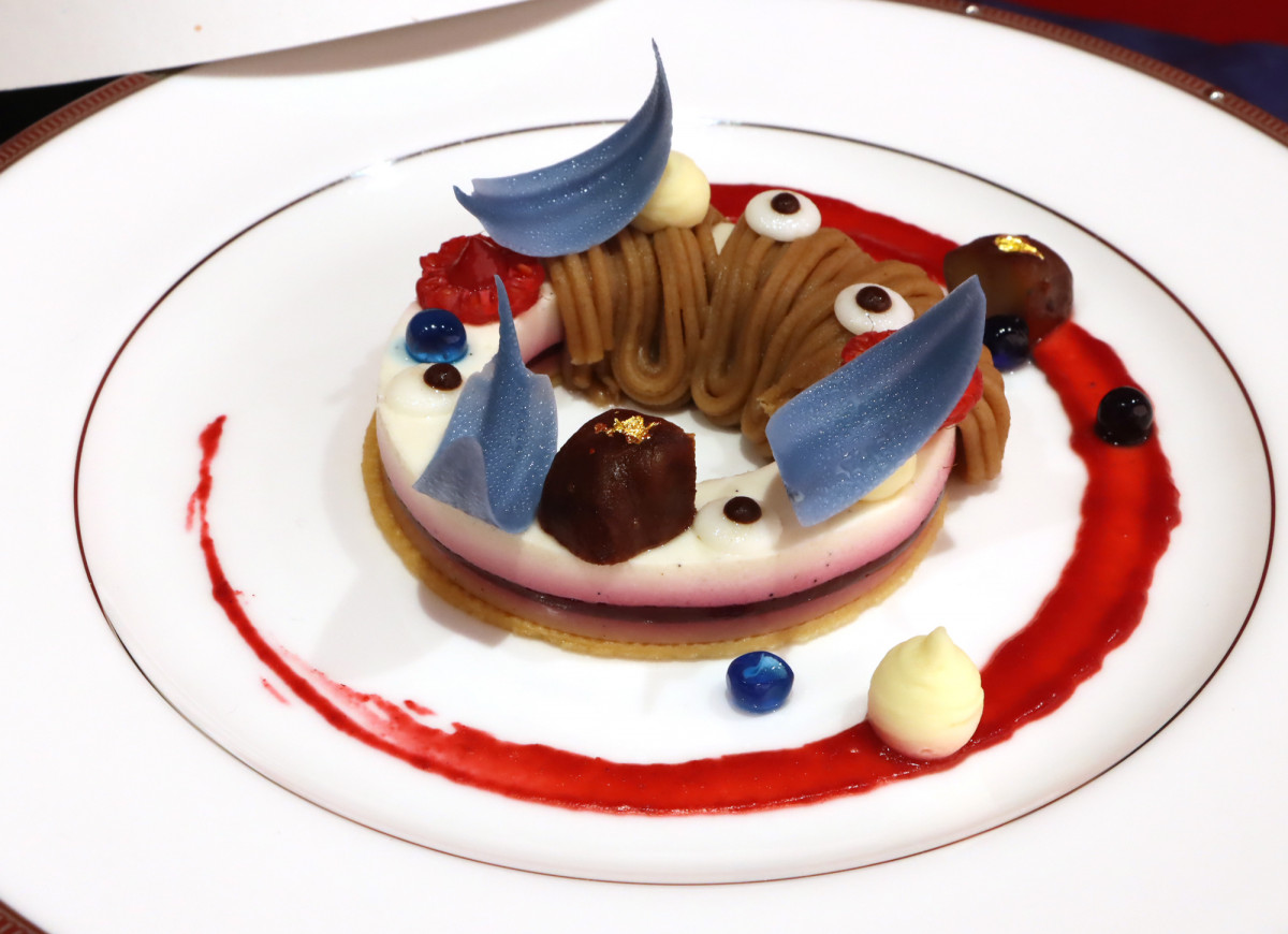 <迎賓館>世界最高級シリーズ　ディナープレート 万博「迎賓館」で国賓級VIPに振る舞われたメニュー初公開