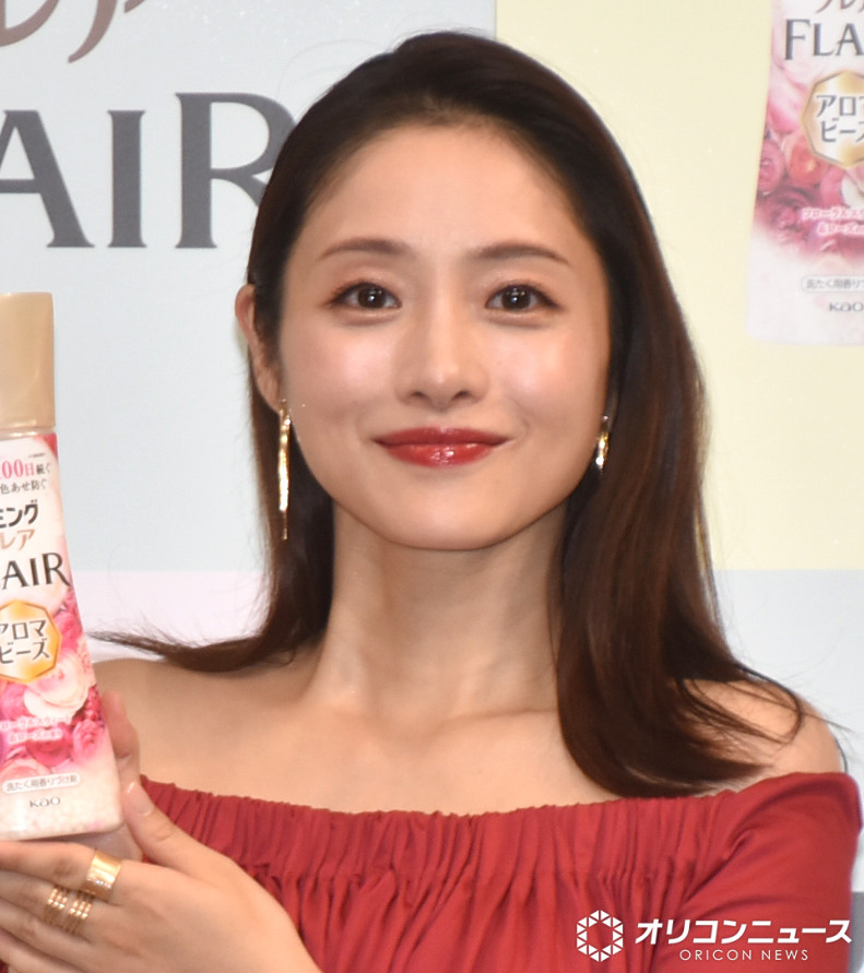 画像・写真 | 石原さとみ、洗たくのこだわりを語る 子供と一緒に畳む