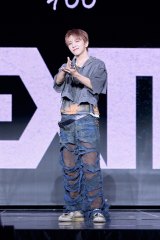 5th EPwThe ActionxLOfBAV[P[XɓoꂵBOYNEXTDOOREWOONHAK(P)&(C)KOZ Entertainment. 