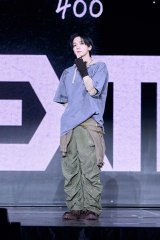 5th EPwThe ActionxLOfBAV[P[XɓoꂵBOYNEXTDOOREJAEHYUN (P)&(C)KOZ Entertainment. 