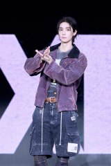 5th EPwThe ActionxLOfBAV[P[XɓoꂵBOYNEXTDOORELEEHAN(P)&(C)KOZ Entertainment. 