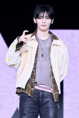 5th EPwThe ActionxLOfBAV[P[XɓoꂵBOYNEXTDOORETAESAN(P)&(C)KOZ Entertainment. 