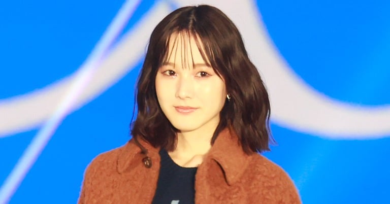 【ガルアワ】本田紗来、ニーハイブーツで絶対領域チラリ ランウェイで圧巻スタイル披露