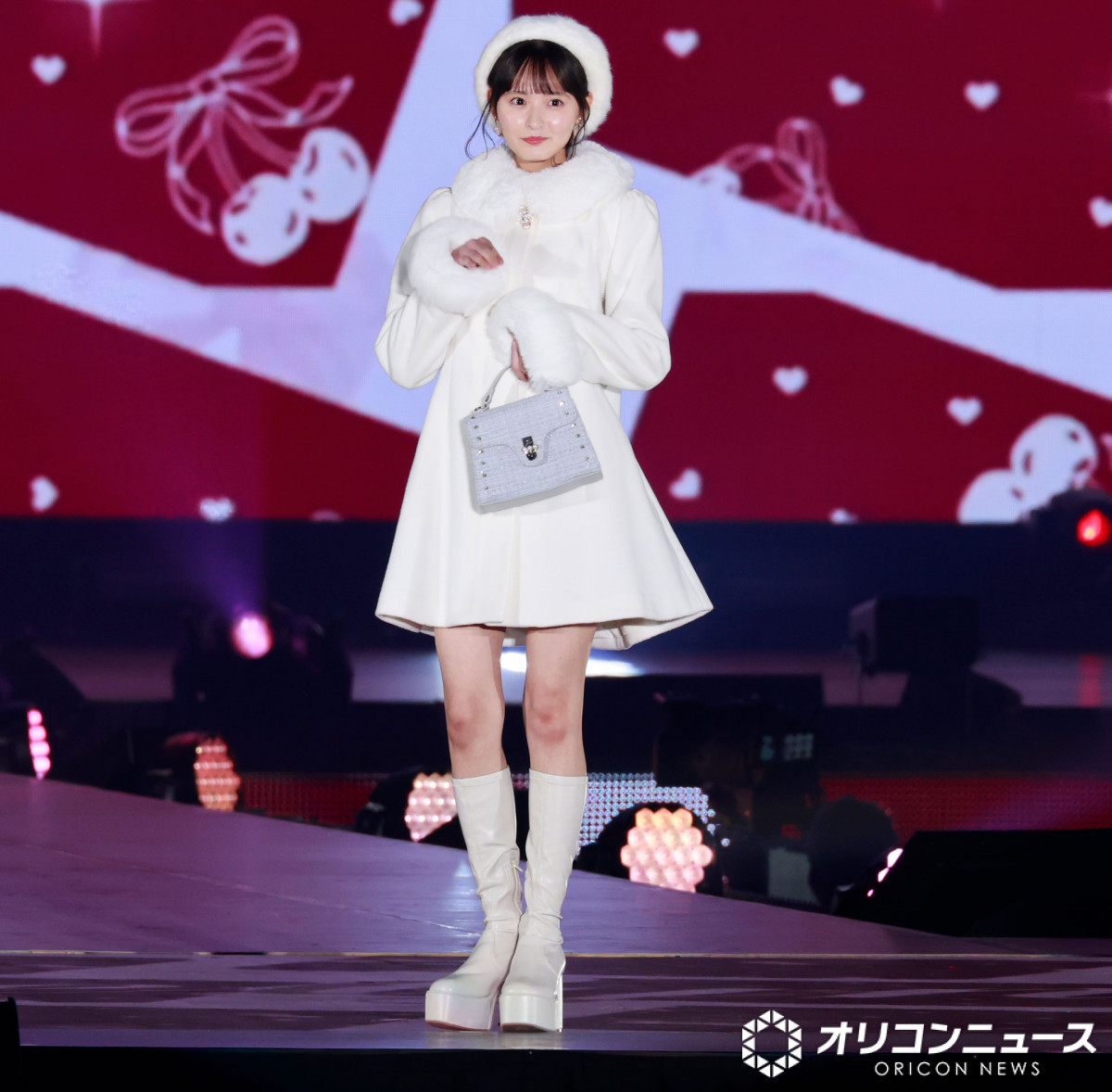 ガルアワ】乃木坂46遠藤さくら、冬のふわもこコーデ 純白デート