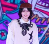 【ガルアワ】櫻坂46的野美青、キュートすぎるウインクで観客を撃ち抜く 初出演で堂々ランウェイ披露