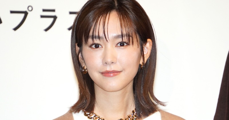 桐谷美玲、“短い秋”に悲鳴「いつ衣替えしたら…」