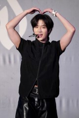 {3rdAowStarkissedx̔LÕV[P[XJÂTOMORROW X TOGETHEREBEOMGYU (C)ORICON NewS inc. 