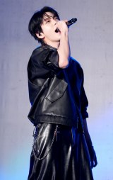 {3rdAowStarkissedx̔LÕV[P[XJÂTOMORROW X TOGETHERESOOBIN (C)ORICON NewS inc. 