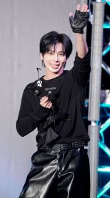 {3rdAowStarkissedx̔LÕV[P[XJÂTOMORROW X TOGETHERETAEHYUN (C)ORICON NewS inc. 