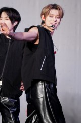 {3rdAowStarkissedx̔LÕV[P[XJÂTOMORROW X TOGETHEREYEONJUN (C)ORICON NewS inc. 