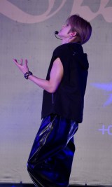 {3rdAowStarkissedx̔LÕV[P[XJÂTOMORROW X TOGETHEREYEONJUN (C)ORICON NewS inc. 