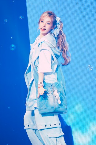 i-dle�E�E�M�@Photo by YOSHIHITO KOBA�A�A���U�C�~�L 