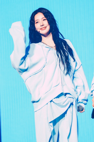 i-dle�E�~�����@Photo by YOSHIHITO KOBA�A�A���U�C�~�L 