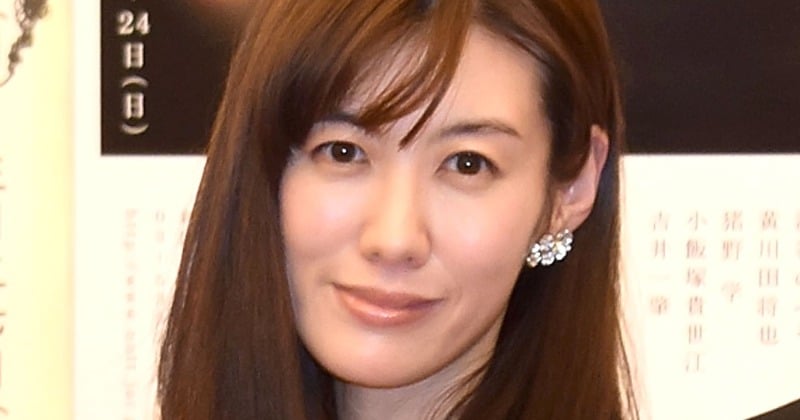46歳・ともさかりえ、“水着姿チラリ”沖縄旅のバカンスショット公開 リゾートで満喫「セクシーな後ろ姿」「神々しいです」