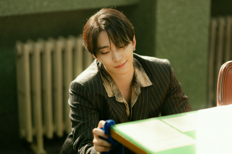 Netflix�V���[�Y�w�e�v�������x�Ɛ�z�M���i�ʐ^�񋟁F�X�^�W�I�h���S���j 