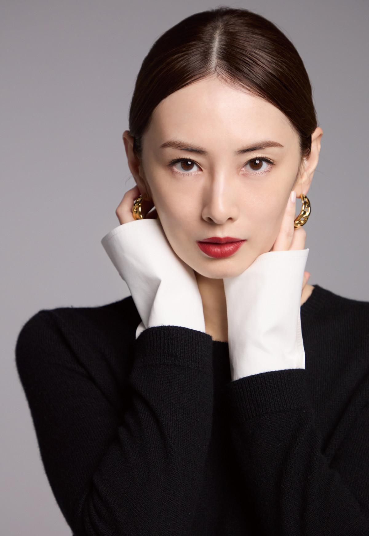 北川景子、圧倒的エレガンス 年齢を重ねた“芯のある美”を表現