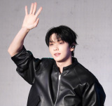 ���{3rd�A���o���wStarkissed�x�̔����L�O�̃V���[�P�[�X���J�Â���TOMORROW X TOGETHER�ESOOBIN �iC�jORICON NewS inc. 