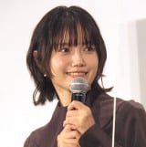 宮崎あおい、夜景バックの仲良し“夫婦”ショットに反響「可愛すぎる」「微笑ましいショット」「写真で見てもカカア天下」