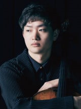 12��31�������w���}�W���x�X�^�[�R���T�[�g2025-2026�x�ɏo�����鐅��D��(C)Yuji Ueno 