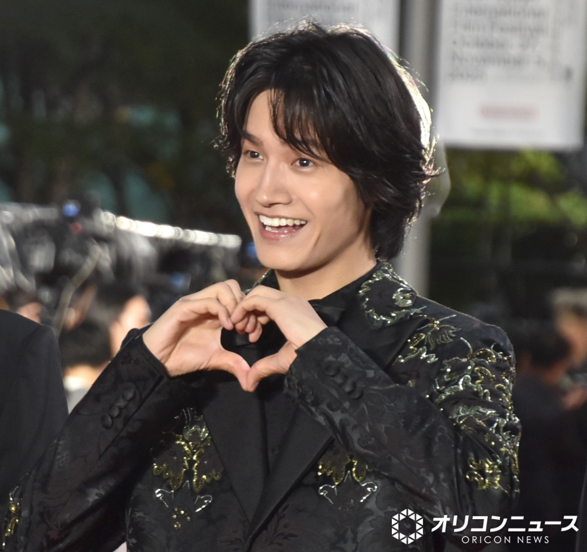 w38񓌋ۉf(TIFF)x̃bhJ[ybgɓoꂵA! groupE쏻 (C)ORICON NewS inc. 