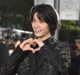 w38񓌋ۉf(TIFF)x̃bhJ[ybgɓoꂵA! groupE쏻 (C)ORICON NewS inc. 