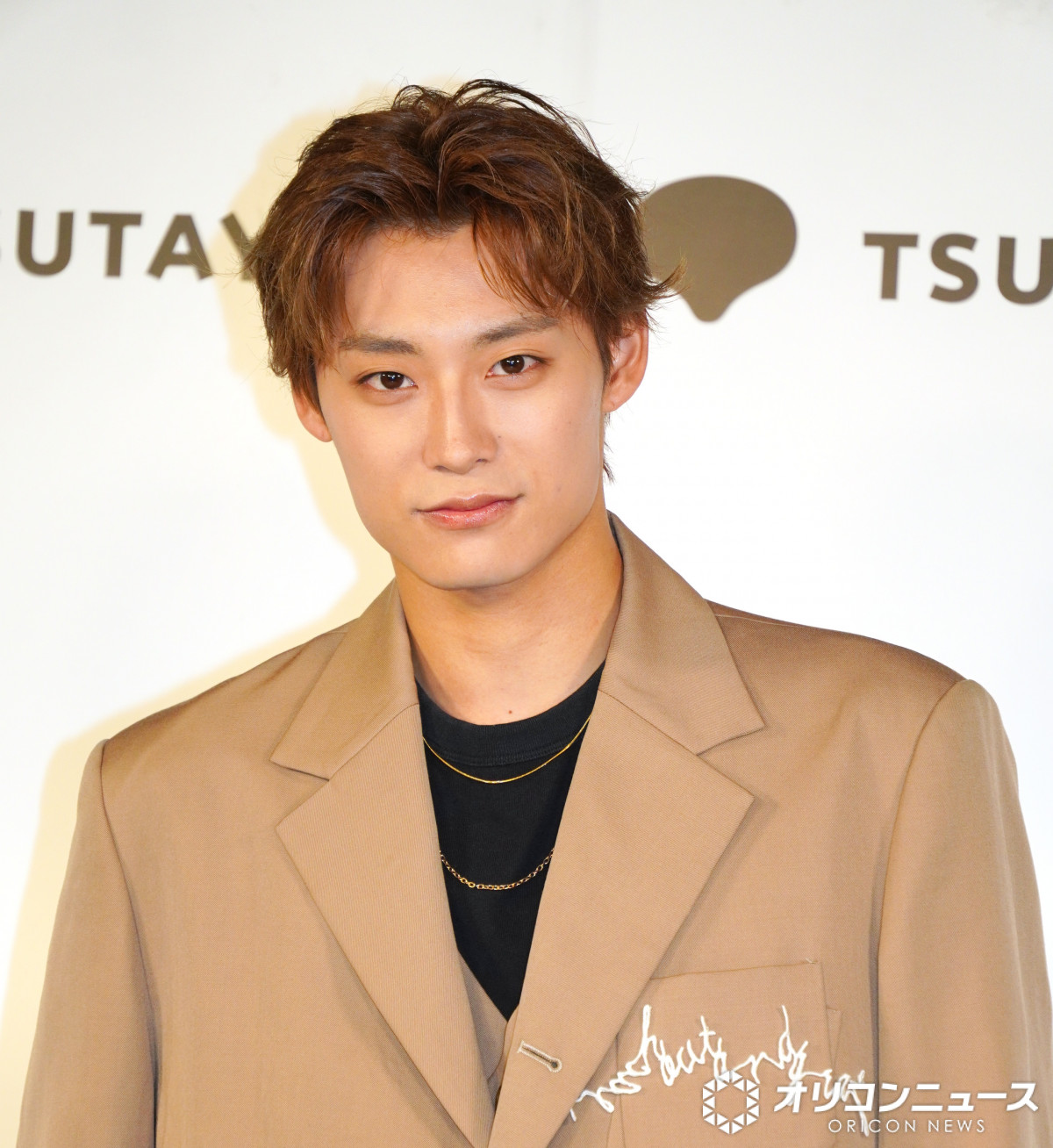 超特急・高松アロハ、キャンプ本を自らアピール「ラフな笑顔がおさめ