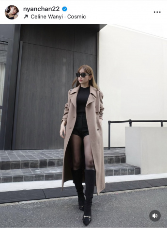 画像・写真 | 小嶋陽菜、“超ミニ×スケスケ黒タイツ”の美脚コーデ披露