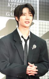 �uHELLO KITTY�fS PICNIC GARDEN�v�v���X���\��ɏo�Ȃ���TOMORROW X TOGETHER�EBEOMGYU �iC�jORICON NewS inc. 