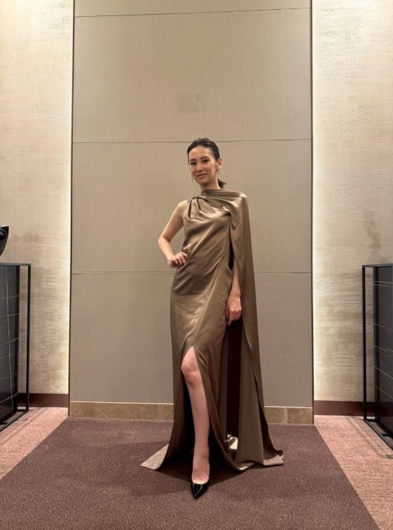 画像・写真 | 北川景子、スリットから脚線美 圧巻オーラで「ゴールドの