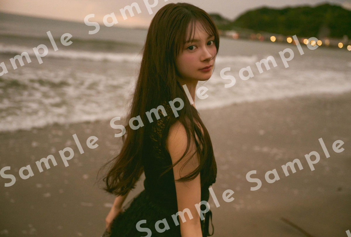 伊藤百花 サイン入り タペストリー AKB48伊藤百花、1stフォトブック特典生写真が解禁【全9種一覧