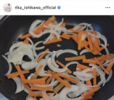 �ΐ엜�؁u�p�p�̃��N�G�X�g�ł����Ă����΂ƃJ���C�̎ϕt���v(�ʐ^�̓C���X�^�O���� @rika_ishikawa_official���) 