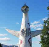 ���c�̖����L�O�������u���ӊ��N�v�c�����̗L���B�e��ȂǂɌx�����X���[��� �u�o�ւł�����ƈႢ�܂���!�v�̐� 