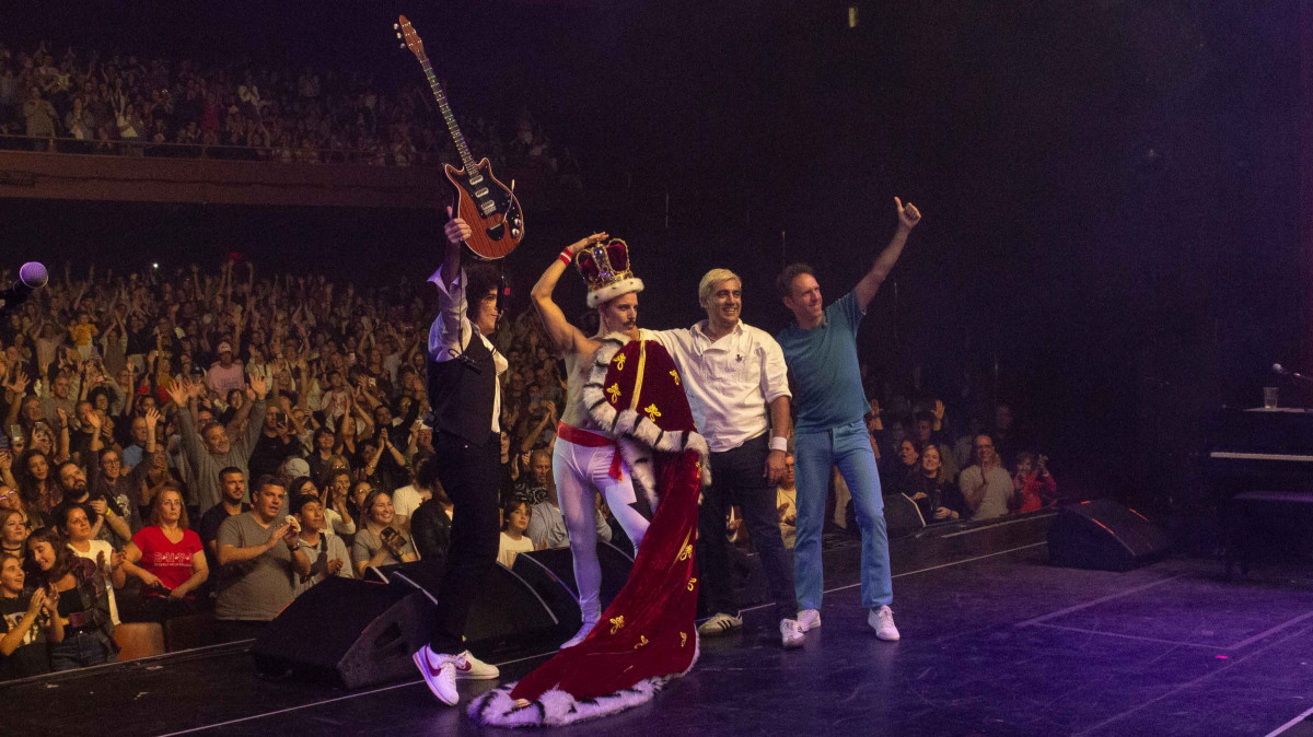 画像・写真 | 「フレディが蘇ったようだ」クイーンのトリビュート