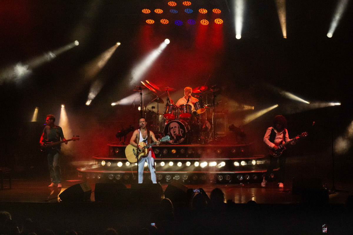 画像・写真 | 「フレディが蘇ったようだ」クイーンのトリビュート