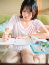 �}�����A�C�h���O���[�v�̃��[�_�[�E����J�G�ÁA���������Q��18�΂̐t�O���r�A �f�W�^���t�H�g�u�b�N���� 